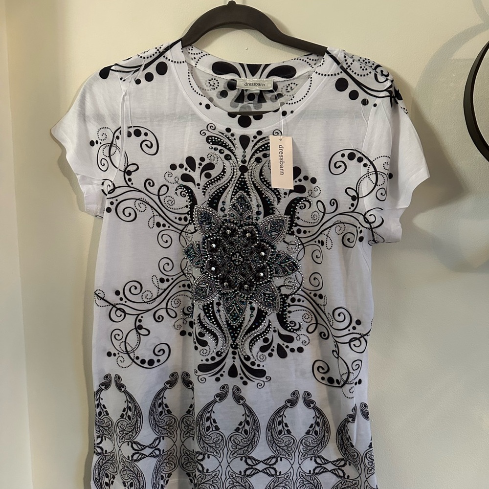 Dressbarn Short Sleeve Shirt Floral Design and Sequins